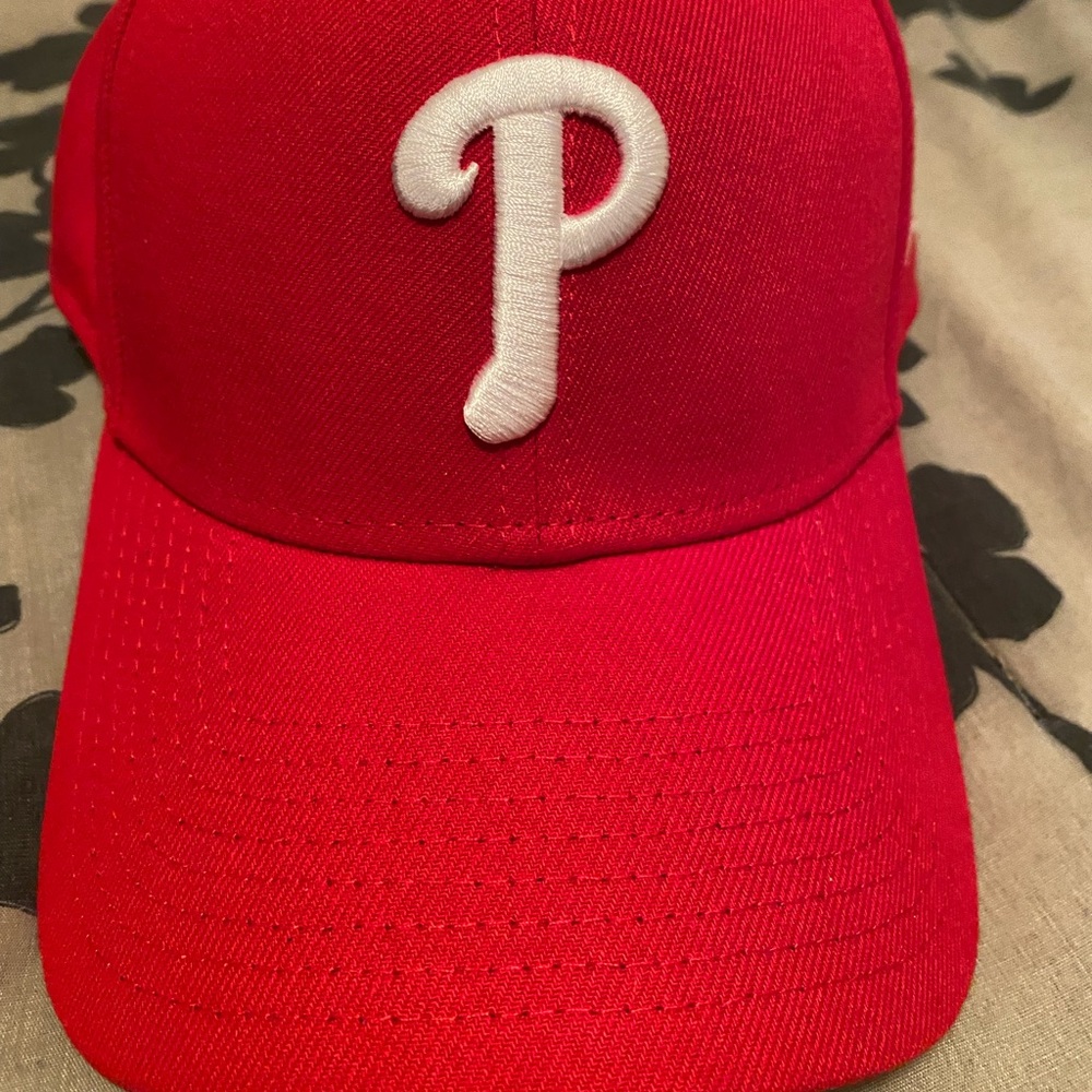 Authentic Philadelphia Phillies fitted hat